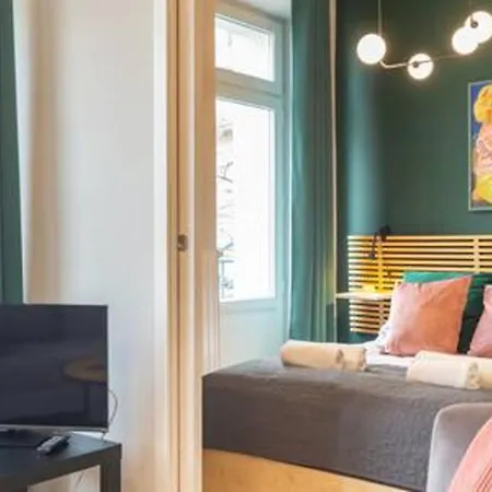 Rex Elegant 1-bedroom By The Market Square Apartment