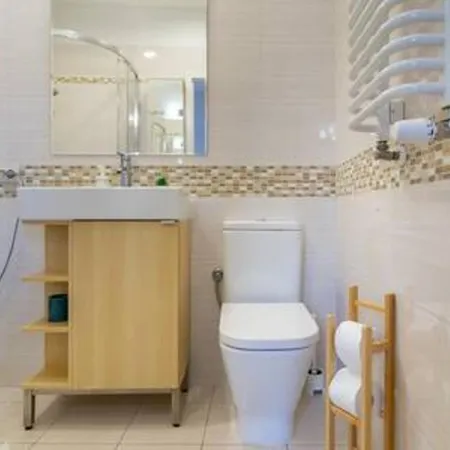 Rex Elegant 1-bedroom By The Market Square *