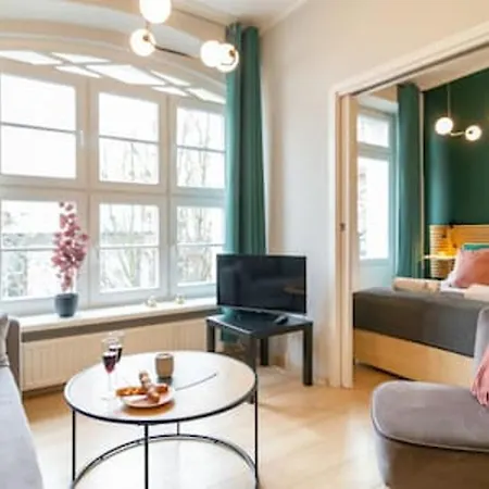 Rex Elegant 1-bedroom By The Market Square
